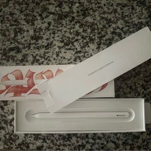 Apple Pencil Pro in Elegant White